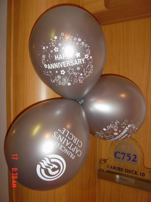 28 anniversary balloons