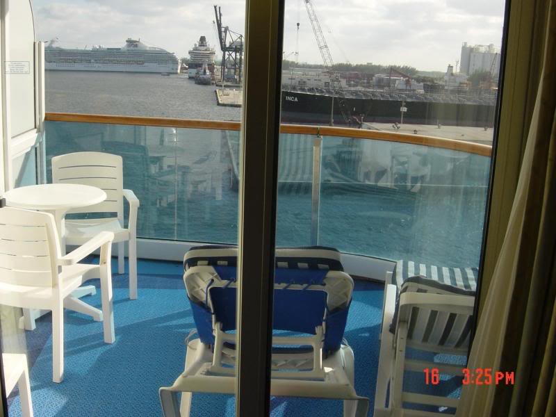 Grand Princess cabin C752 aft balcony 4