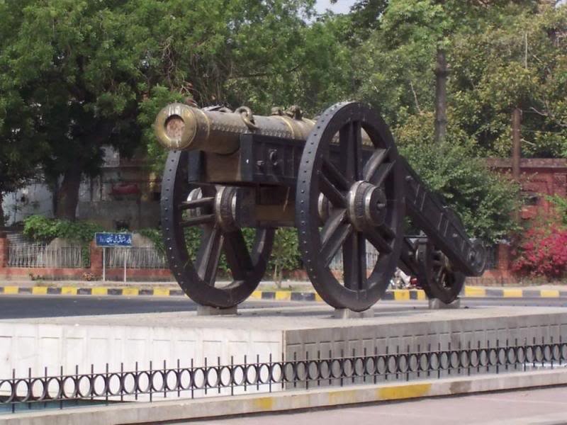 Kim's Gun -Zamzama (Front view).