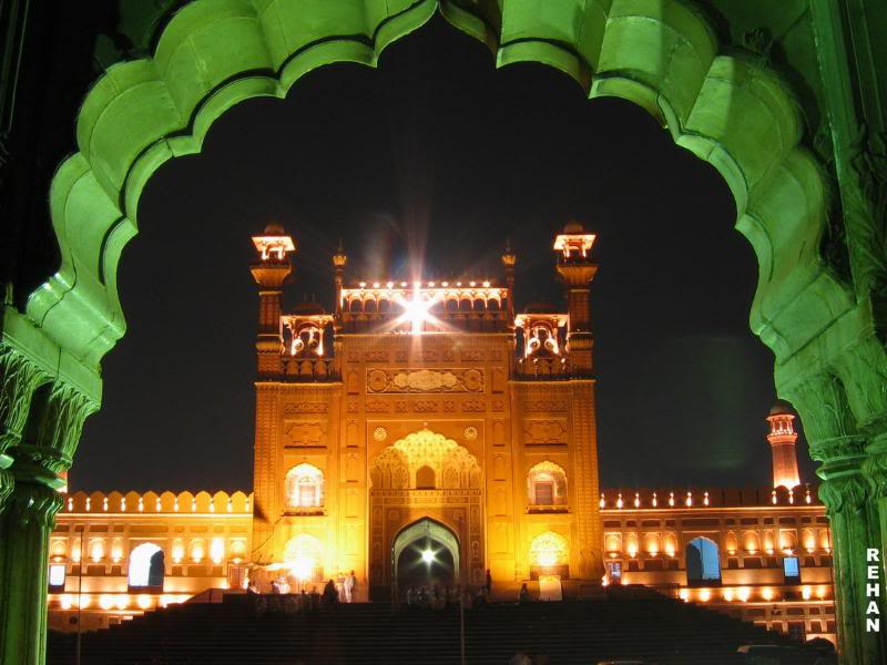 LAHORE-BADSHAHI MOSQUE 7