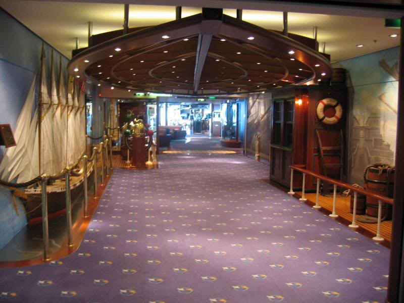 Schooner Bar Entrance