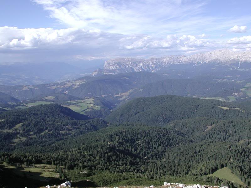 Sciliar/Schlern and Catinaccio/Rose ngarten over Nova Po...