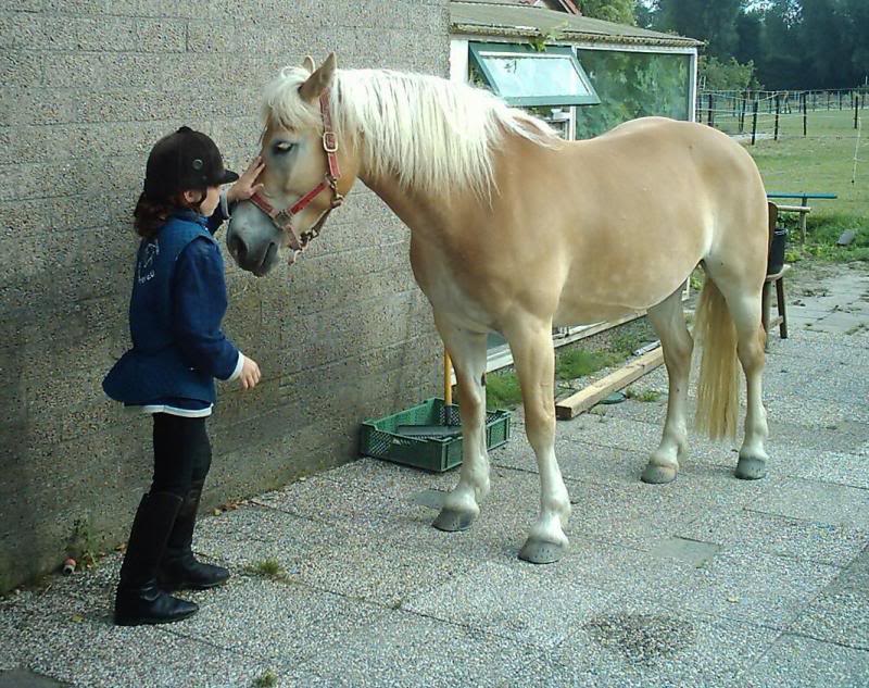 nathalie die in de vakantie komt rijden
