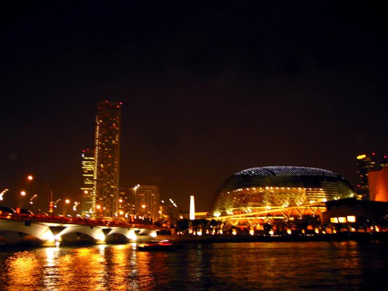 Esplanade Theatres on the Bay @ night