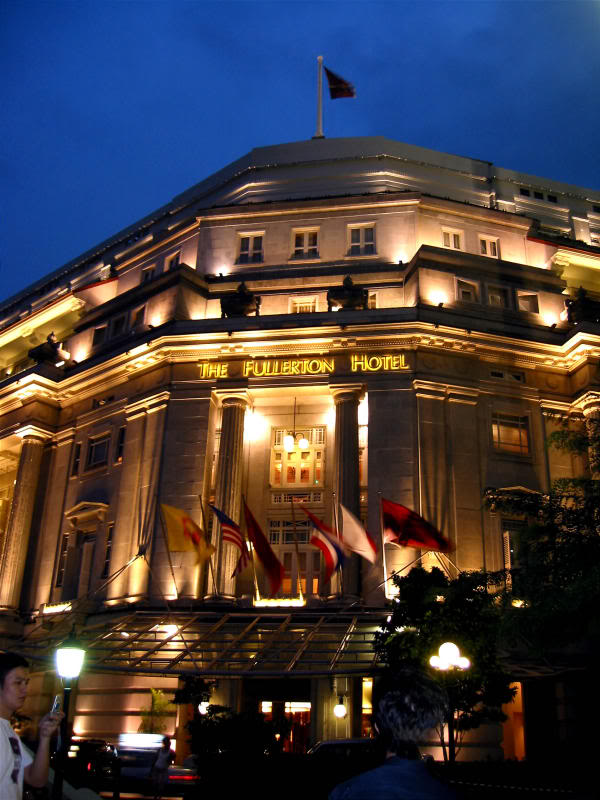 The Fullerton Hotel entrance
