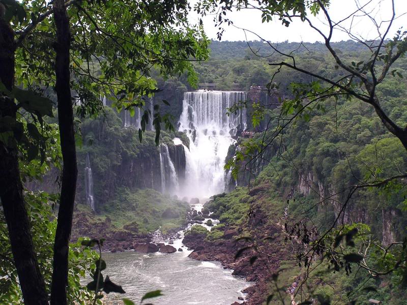 Argentina falls from Brazil side