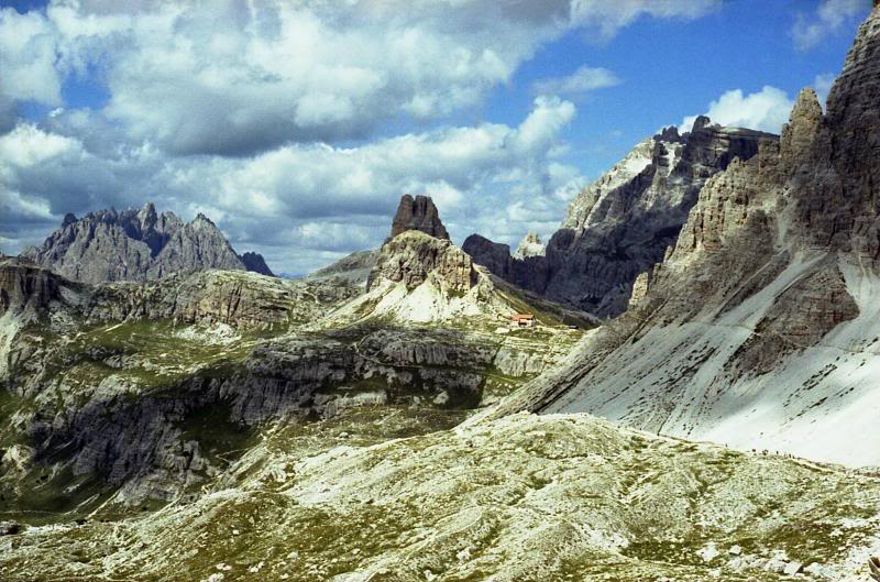 Rifugio Locatelli and Dolomiti di Sesto from Forcella L...