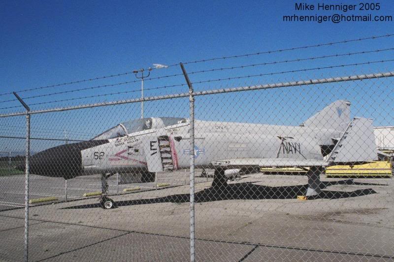 UIDENTIFIED - 200529-12 - McDonnell Douglas F-4S Phanto...