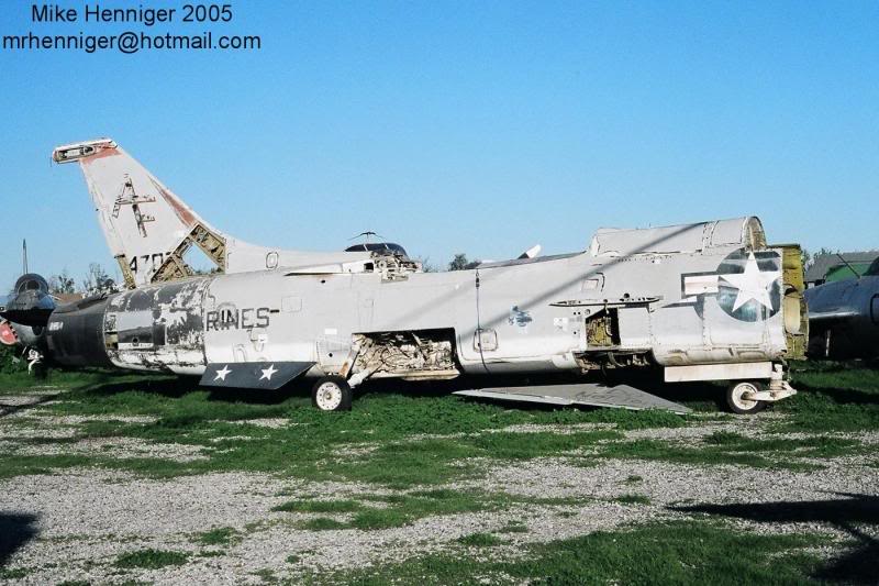 UNIDENTIFIED - 200515-04 - Vought F-8 Crusader