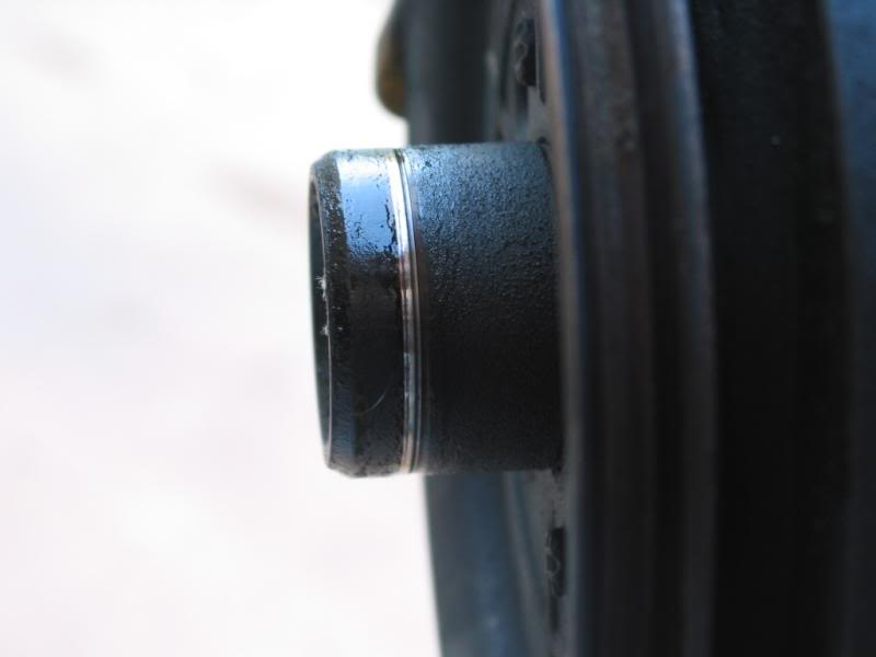 Harmonic balancer groove