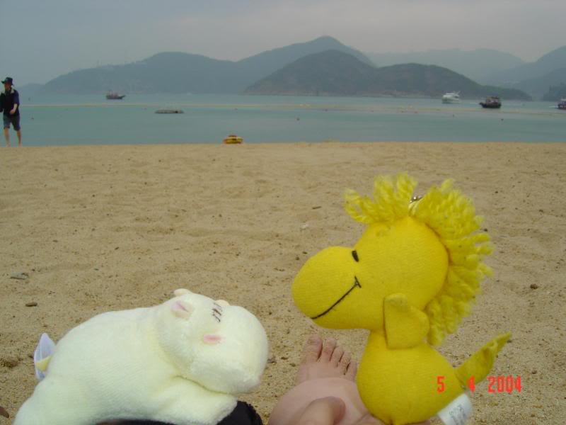... and she met Snoopy on the beach ...