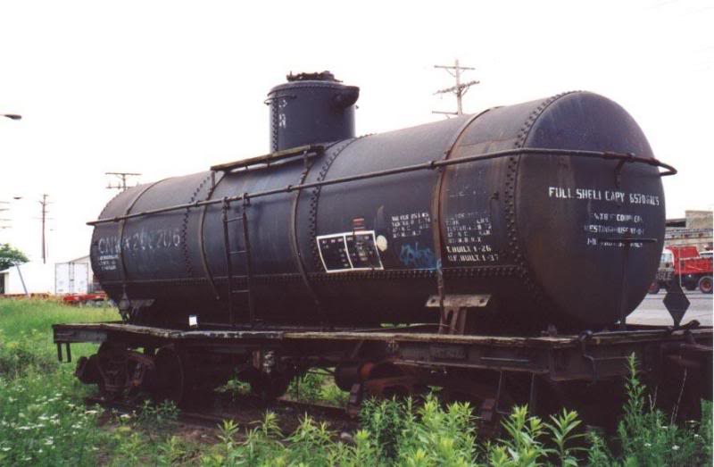 1937 CNW Tank Car - 2001 Side 2