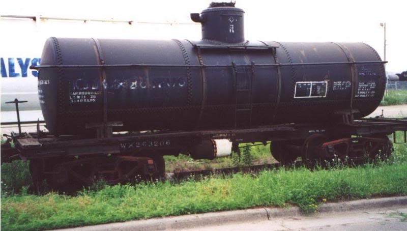 1937 CNW Tank Car - 2001 Side