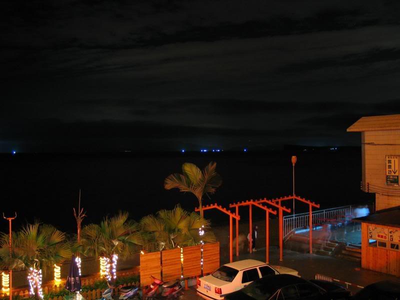 �s�������~���]� �