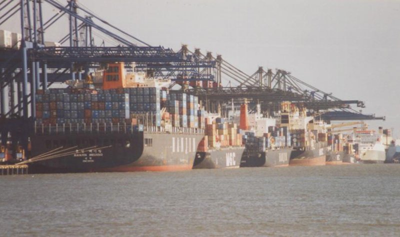 a busy felixstowe porta(j cooper) 002