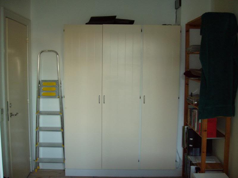 Other end of bedroom