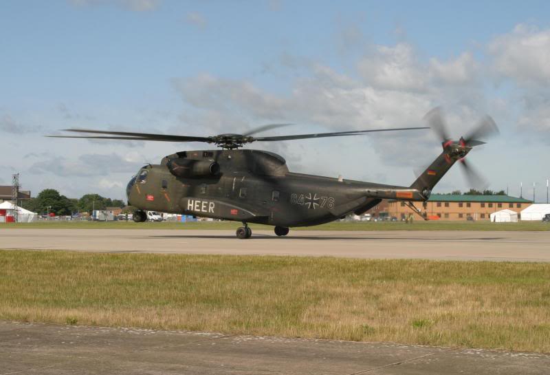 German CH-53 lifts