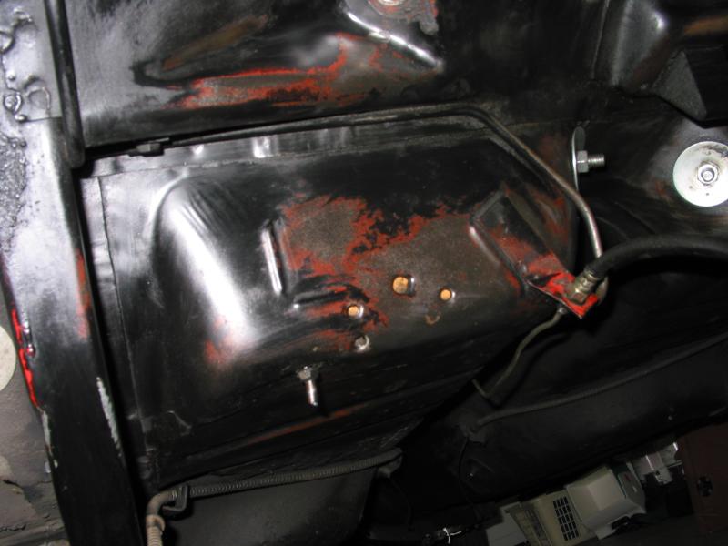 Original single exhaust bracket in place