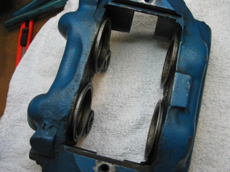 Pic 1 Dust boot retainer rings