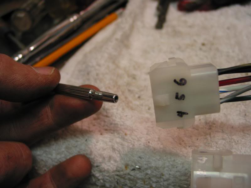 Removing tool for painless terminals