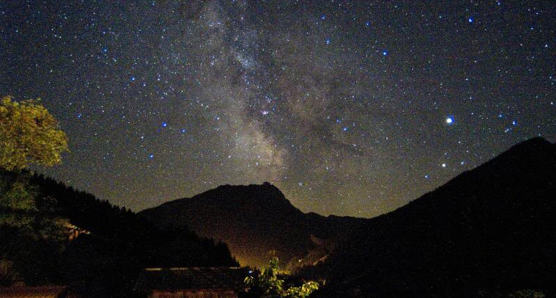 the milky way in al clear mountain night sky
