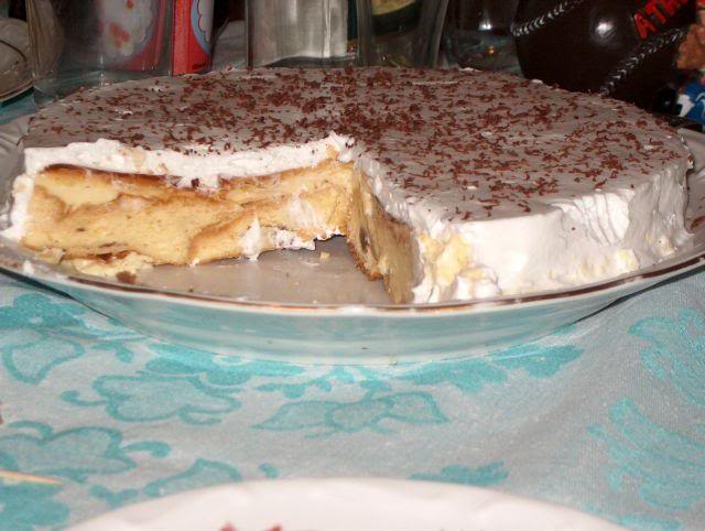 Torta s krem karamel i kroasani