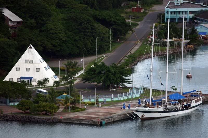 Yankee Clipper in Castries 2980
