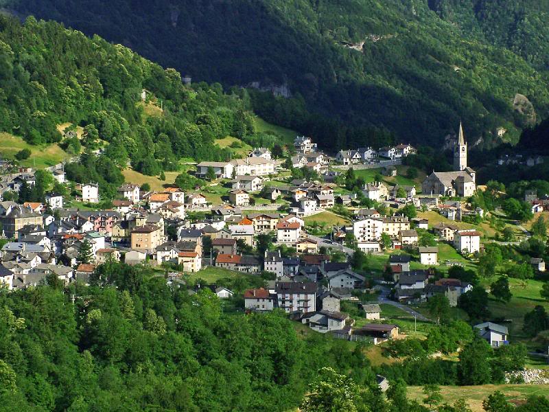 004 - the start of footpath - Goglio village