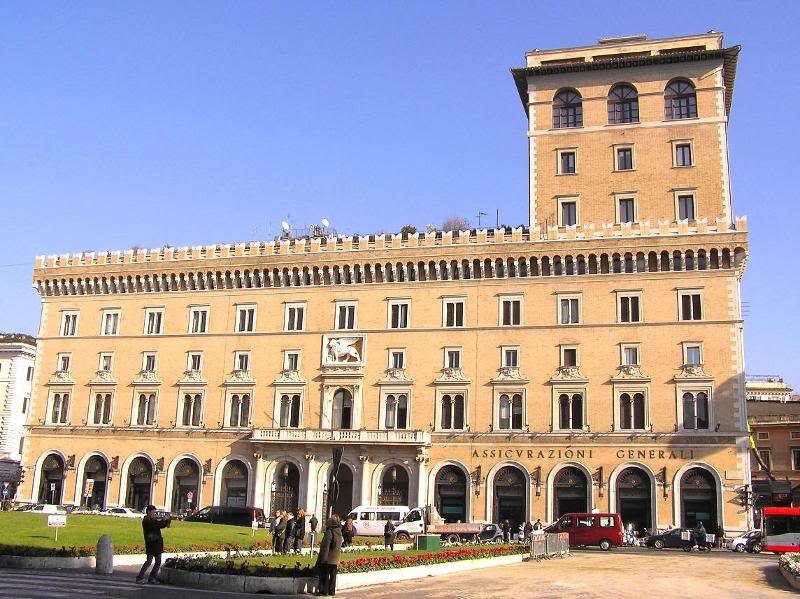 Building in the Piazza Venezia