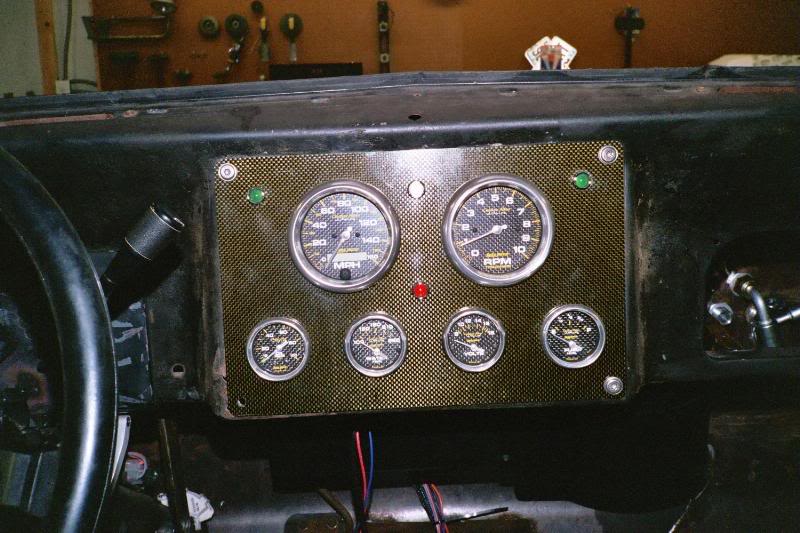 Dash , carbon fiber w/ Autometer carbon fiber gauges