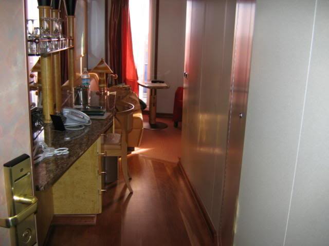 cat 11 suite cabin 6260