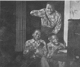 Hambone Kids listen to Favorite Record