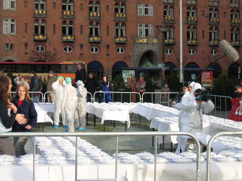 �������h������. ..