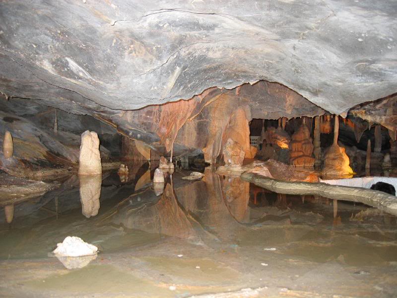 cox's cave mirror pool (flash)