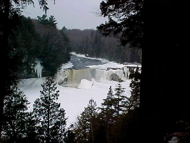 Tahquamenon falls