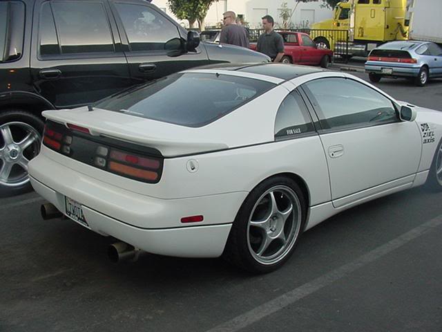 300 ZX rear side view