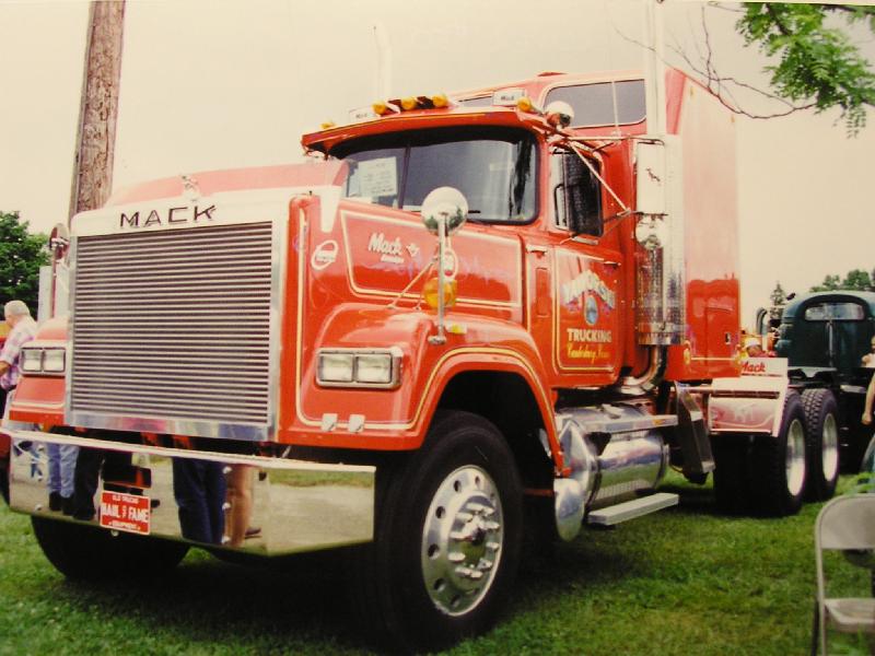 1993 Mack Superliner RW713
