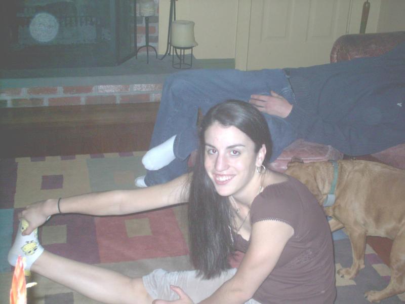 oh kim and her double jointed knee.. :-\