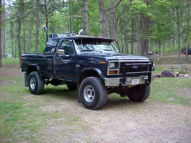 Moose Truck at Natural Bridge