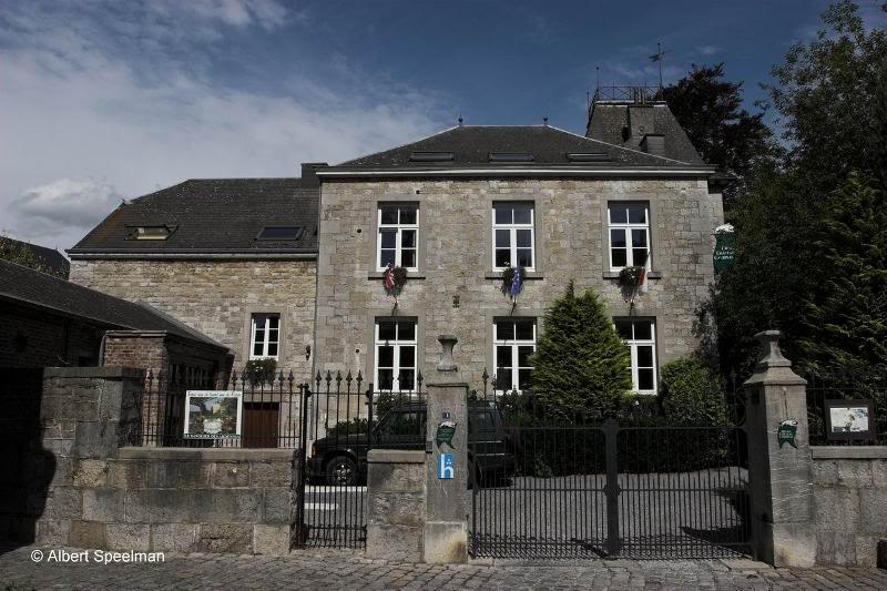 Durbuy-sur-Ourt he - Chateau Cardinal 27082005