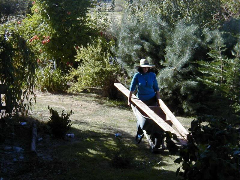 Bringing the 2x6x14 decking around the house to the gaz...