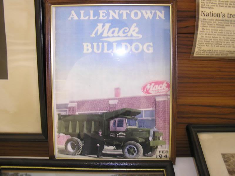 Mack FK chaindriven dump truck from the 1940s