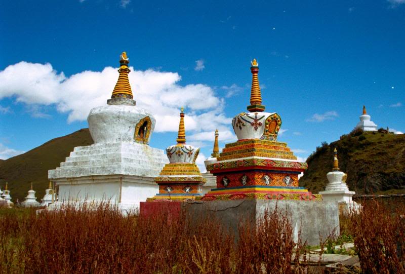 �����x���L Pagodas in Tagong Monastery