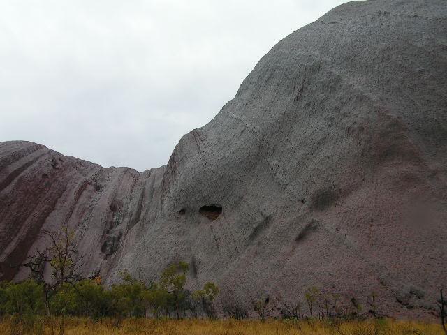 Uluru base 11 - curve