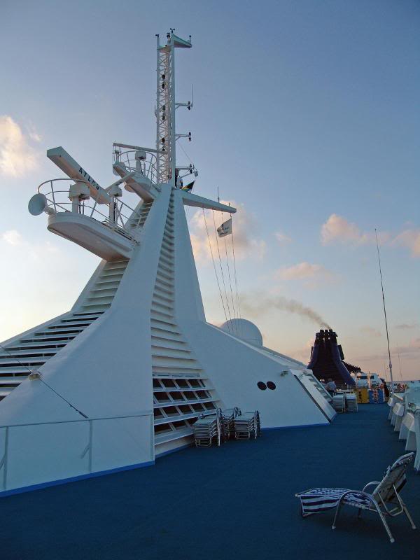 Super Structure of the Norwegian Sea