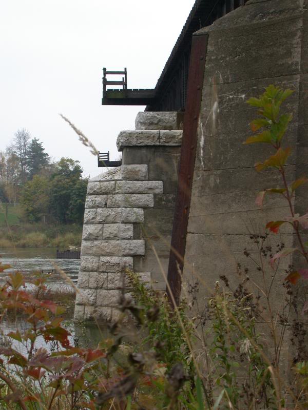 Freeport railway bridge - Kitchener, Ontario (C995)