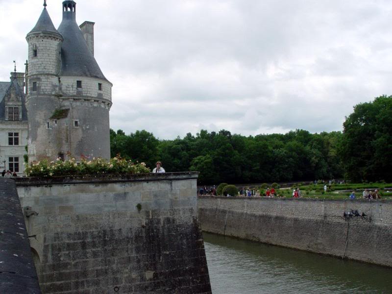 Tours, Moat surrounding Chateau de Chenonceau
