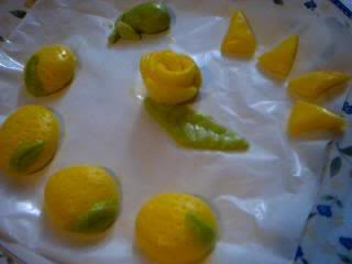 Lamai_trandafir din fondant