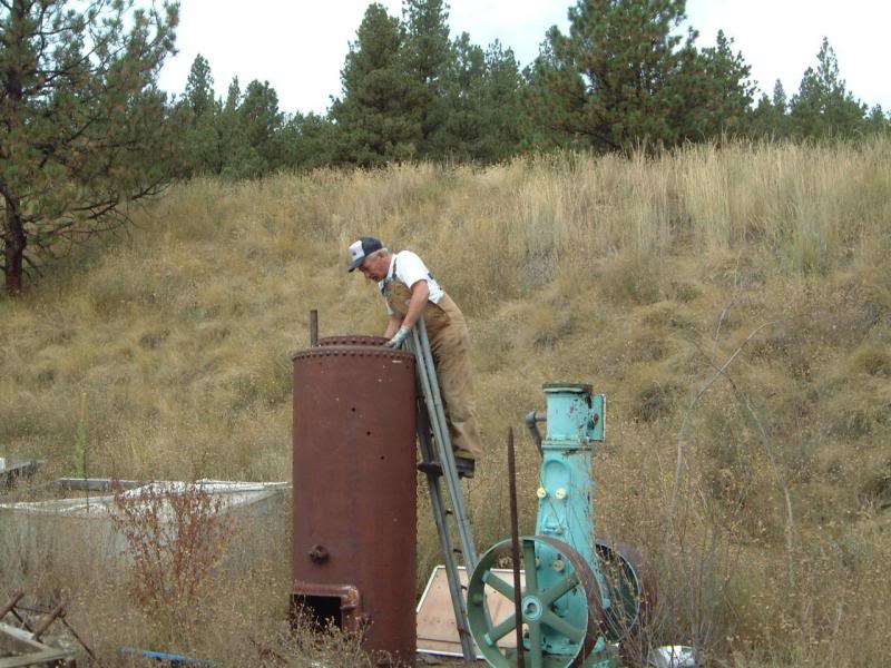 Steam Engine Me loooking inside