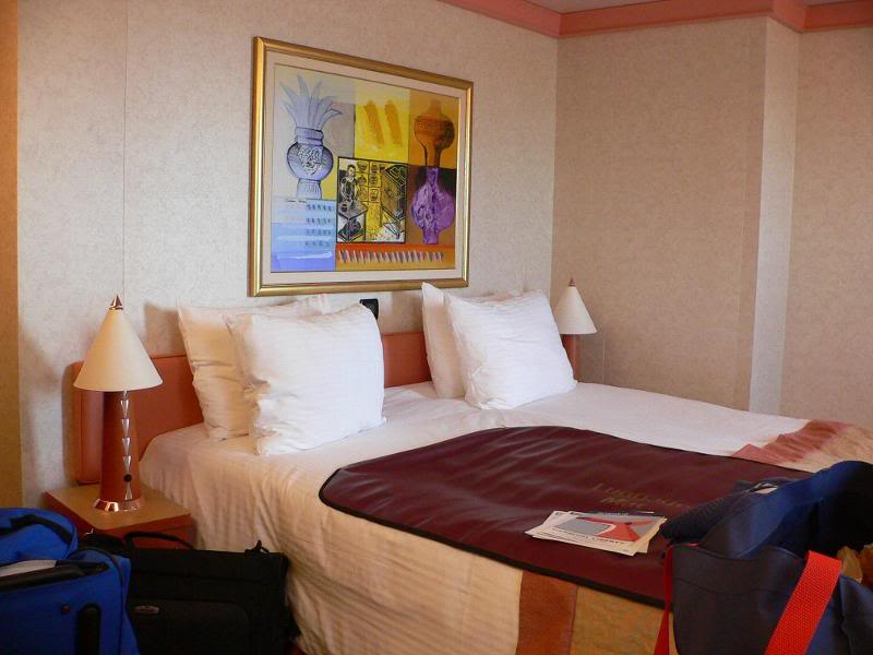 Corner cabin aft 7434